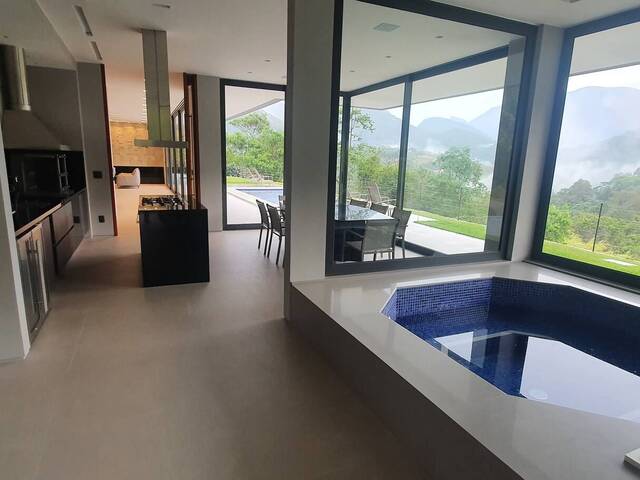 Casa para Venda em Petrópolis - 4