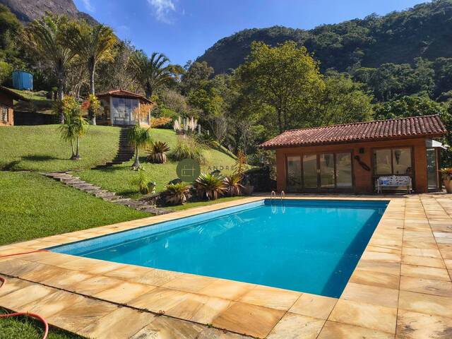 Venda em Araras - Petrópolis